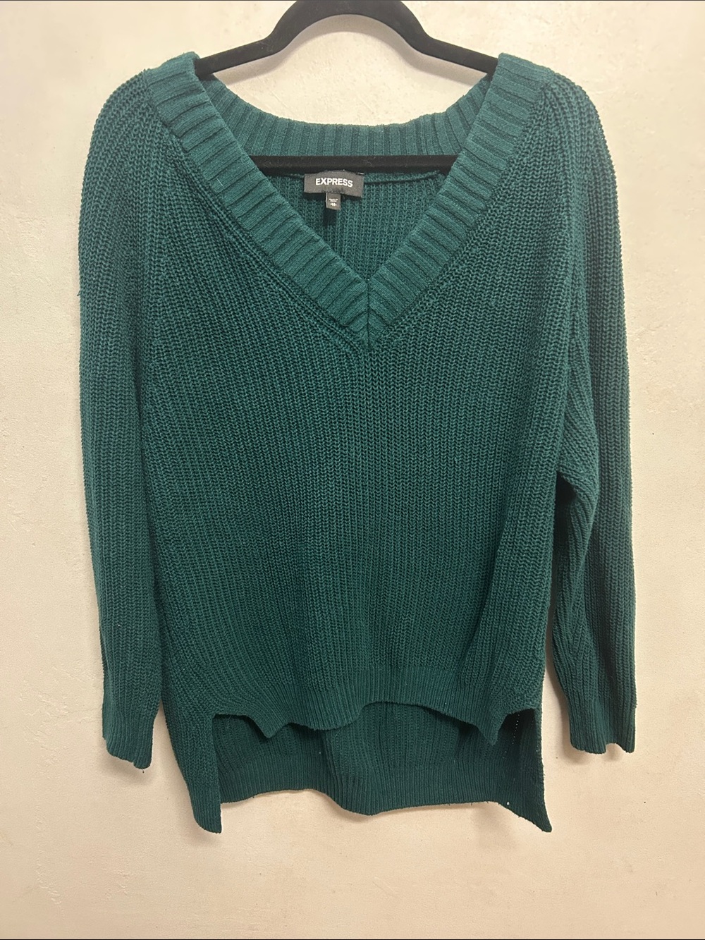 Express Women's hunter green V-Neck Chunky Knit Sweater size XS